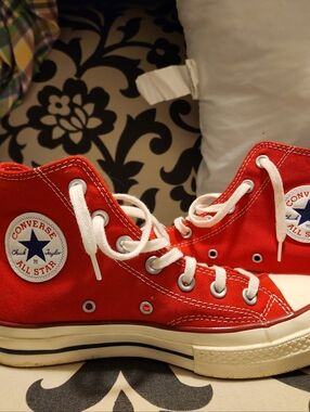 Converse Chuck Taylor Red High Tops Size 8 Classic & Cute